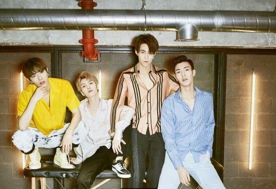 坤音四子现身直播,疑借机送2位新人出道,共同参加《以团之名》