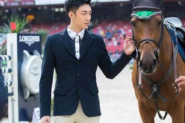 黄景瑜身体起反应 床戏太过用力了