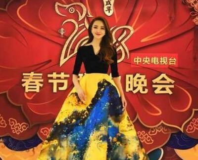 刘雨欣为什么是军人(刘雨欣背景不一般连上三次春晚)