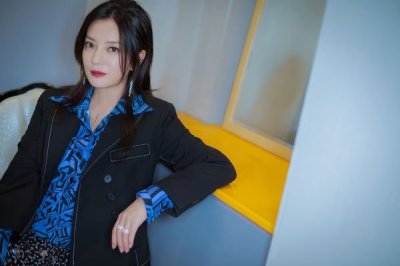 ​赵薇军旗装事件是什么 付圣华直接把粪往赵薇身上泼