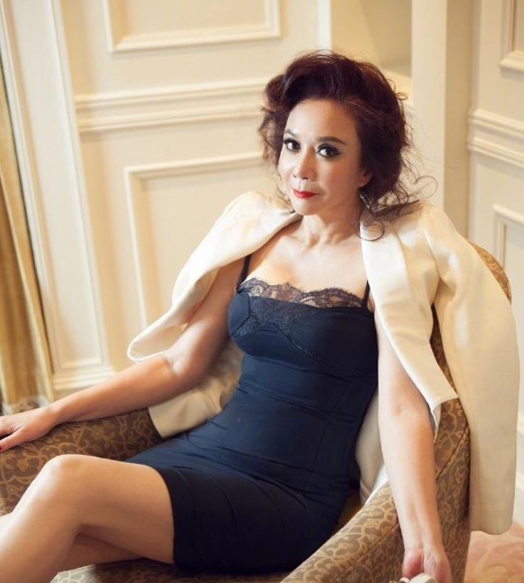 蔡明个人资料简介及老公(蔡明:老公用100封情书追到手,相爱37年,找儿媳妇成了她的心病)