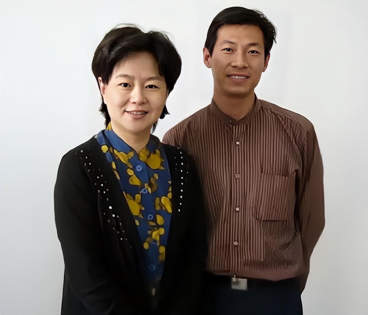 鞠萍的个人资料简介(鞠萍:离婚后独自带娃,二婚嫁给普通人杨硕,如今幸福吗?)