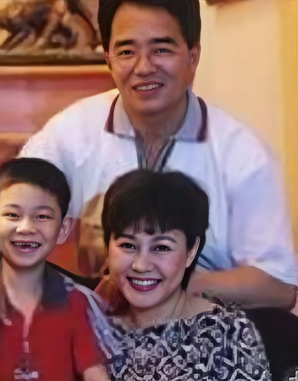 鞠萍的个人资料简介(鞠萍:离婚后独自带娃,二婚嫁给普通人杨硕,如今幸福吗?)