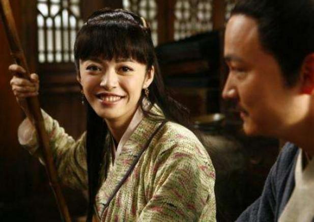 姚晨回应“整容”事件,网友觉得实在太敷衍,大嘴才是她的特点!