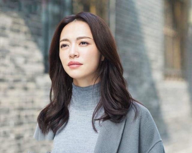 姚晨回应“整容”事件,网友觉得实在太敷衍,大嘴才是她的特点!