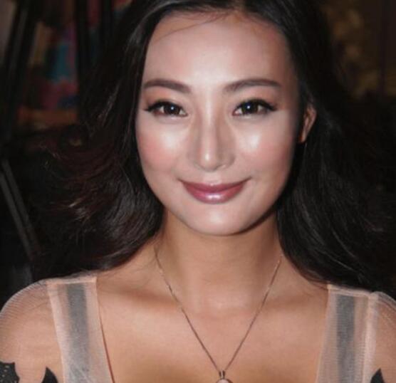 王李丹妮内衣私房照 一路向西大胆出演女按摩师