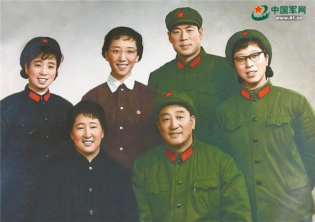 王愿坚个人简介简短(听王愿坚妻子讲述那一段甜蜜浪漫的烽火爱情)(2)