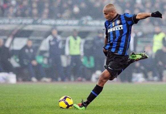 生活蓝黑闪电攻防一体,昔日“世一”此刻登场 2