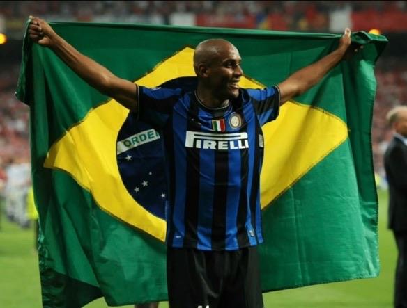 生活蓝黑闪电攻防一体,昔日“世一”此刻登场 1