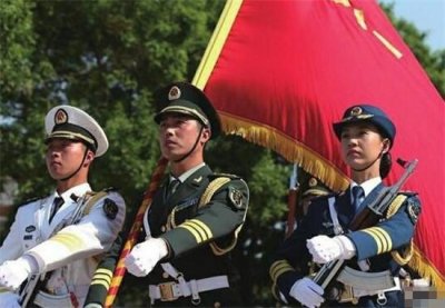 ​她是中国最委屈的仪仗队队长，阅兵前夕长高1.8厘米，被临时换下