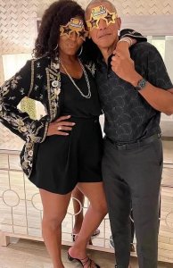 奥巴马的老婆米歇尔(58岁的米歇尔:和奥巴马30年婚姻幸福,也曾经历过“丧偶