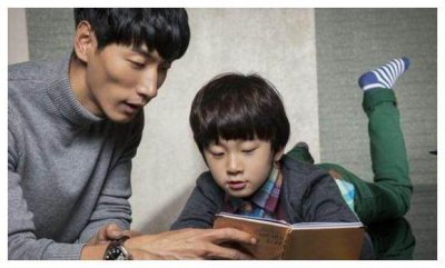 ​这是寇静的正面照，一身最朴素，看起来很有一种贤惠女性的滋味