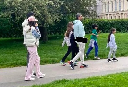 章泽天疑怀三胎 晒自拍照配文“三倍爱”!