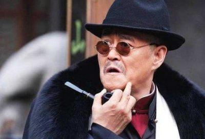 ​他是赵本山的徒弟，却最红时被除名，今女儿成为当红一线明星