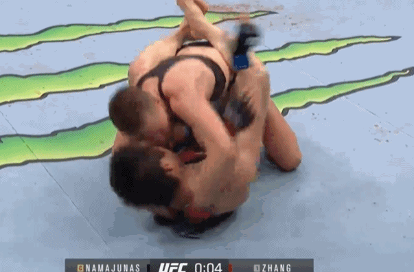 张伟丽什么时候再和罗斯打比赛(张伟丽被罗斯爆锤)(13)