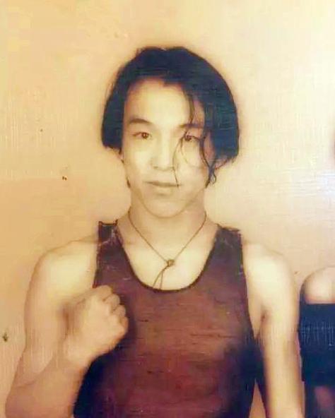 黄渤拍电影的所有（黄渤拍摄第一部电影时）(5)