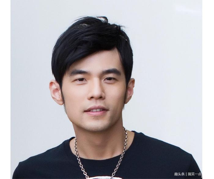 周杰伦放话要换10年助理大妮,粉丝纷纷报名