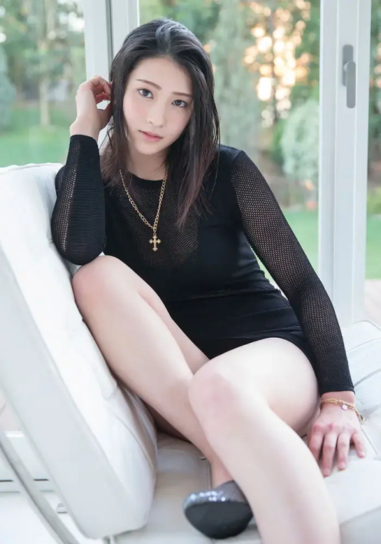 首部中文作品女主角本庄铃美图合集,不用艺名的强者!