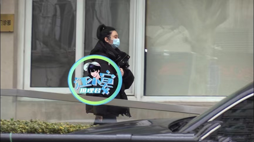 奚梦瑶疑似怀三胎(奚梦瑶现身医院做产检)