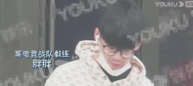 何泓姗34岁生日(34岁何泓姗疑似恋情曝光)(1)