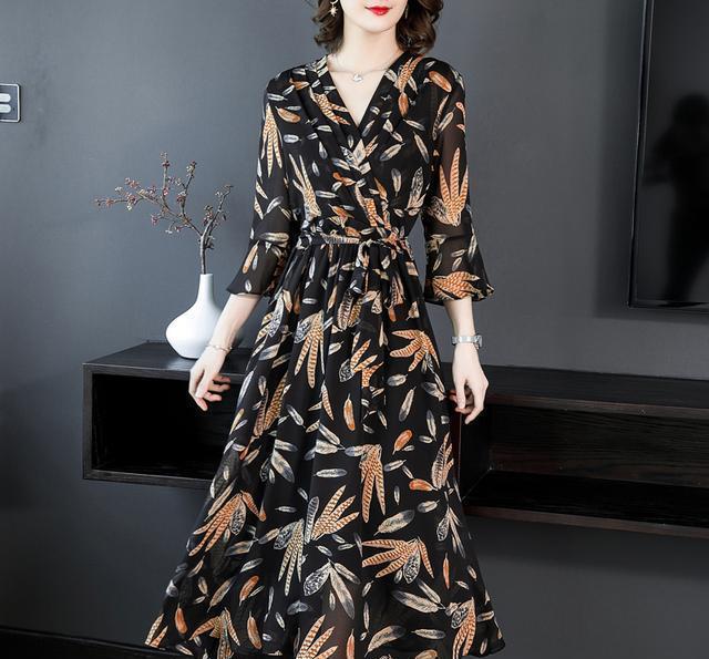 万万没想到！是最美的秋裙，典雅又减龄真美，70后见了都想买