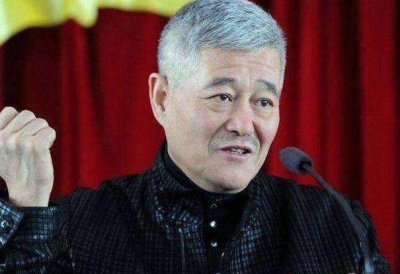 ​他是赵本山最宠徒弟, 同时与八个女粉丝交往, 结果毁掉自己的事业