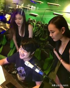 ​上海最牛网吧:50元可玩通宵,美女COS互动,连电竞选手也常来!!