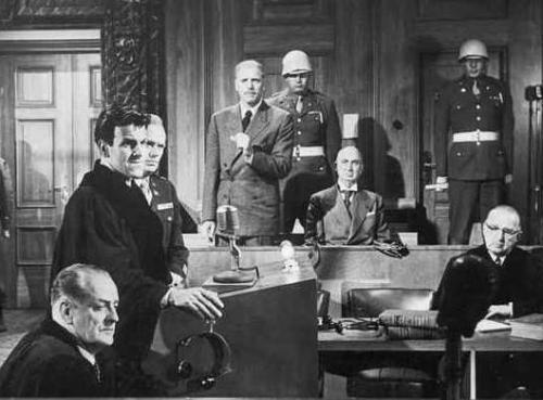 纳粹最凶残女魔头：一天残杀30名犹太人，22岁判绞刑