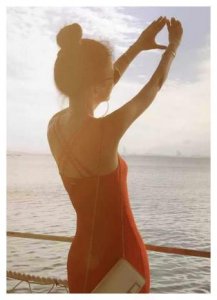 薛之谦妻子高磊鑫微博晒出美照,确实值得薛之谦回头再爱!