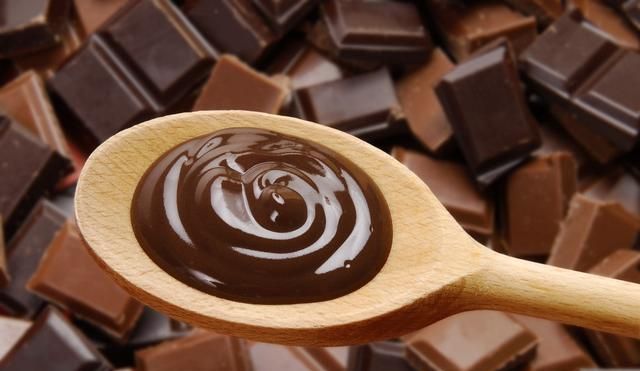 巧克力有咖啡成分吗,巧克力有咖啡的成分