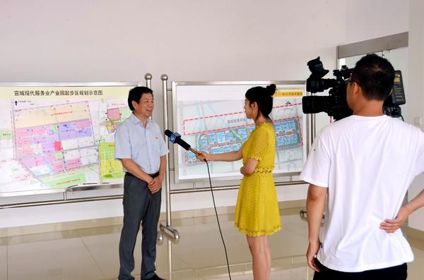 淮南电视台最新采访淮河新城(媒体看园区安徽电视台)(1)