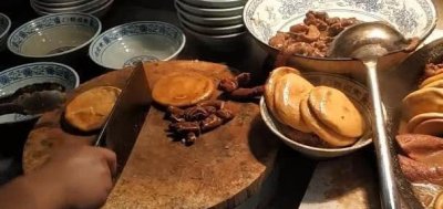 ​北京最有名的一碗卤煮火烧，25块一大份，顾客：吃一口忘不了！