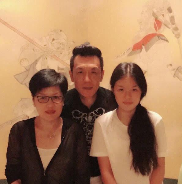 难过!非常6+1主持人李咏于凌晨五点二十分去世,享年50岁