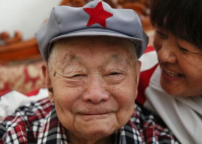 他是年龄最大的开国上将, 至今健在, 曾解决红军战士吃饭问题