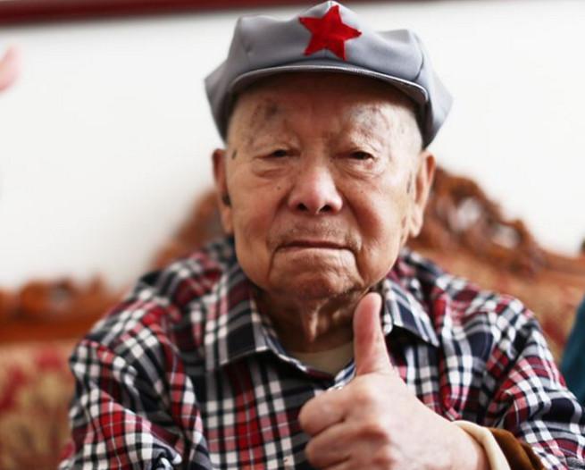 他是年龄最大的开国上将, 至今健在, 曾解决红军战士吃饭问题