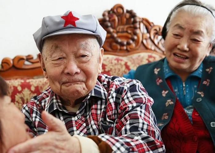 他是年龄最大的开国上将, 至今健在, 曾解决红军战士吃饭问题