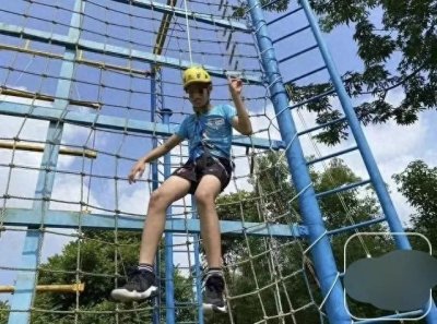 小学生校内坠楼自杀生前多次向班主任发出信号法院判学校担责四成