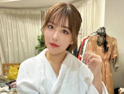 绘丽奈近况 好像是真红了