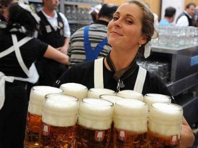 德国人平均一年喝多少啤酒(德国人每年喝多少啤酒)