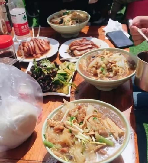 舌尖上的大锅菜,带你去探秘民间传统美食“满汉全席”