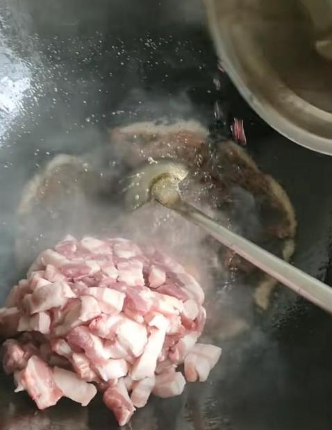 舌尖上的大锅菜,带你去探秘民间传统美食“满汉全席”