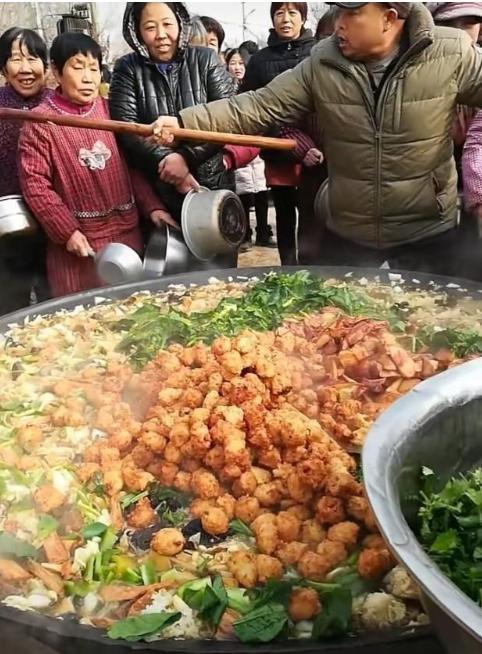 舌尖上的大锅菜,带你去探秘民间传统美食“满汉全席”