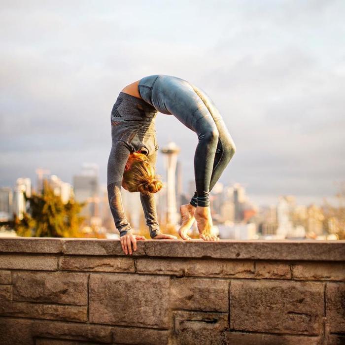 “毒舌”雪姨登上“男人装”,演技超群无话可说,原来身材也不差