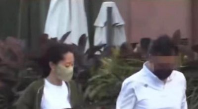 祝福!刘敏涛恋情曝光 与男子车内拥吻深情对视