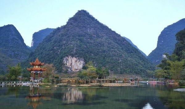 西南三大名泉之一的鹅泉,也是亚洲第一大跨国瀑布的源头!