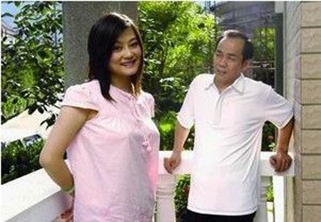 歌手何静老公,何静第一任丈夫是谁(何静现任丈夫) 歌手何静老公,何静第一任丈夫是谁(何静现任丈夫)