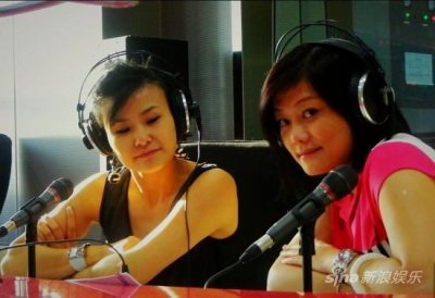 歌手何静老公,何静第一任丈夫是谁(何静现任丈夫)