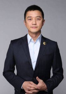 ​李亚鹏谈退出演艺圈原因：想寻找人生方向，不想一辈子演戏