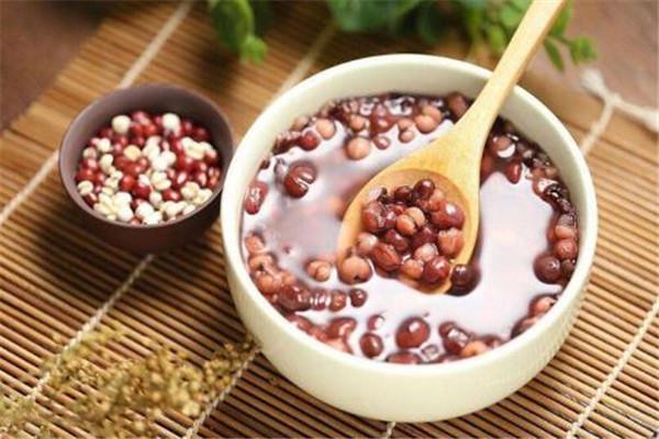 夏天湿气重还是冬天湿气重 原因是这样 夏天湿气重还是冬天湿气重 原因是这样