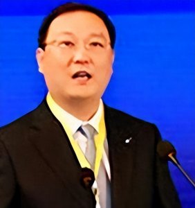 ​上海富豪密春雷：财富超100亿，却“失联”半年，妻子是央视一姐